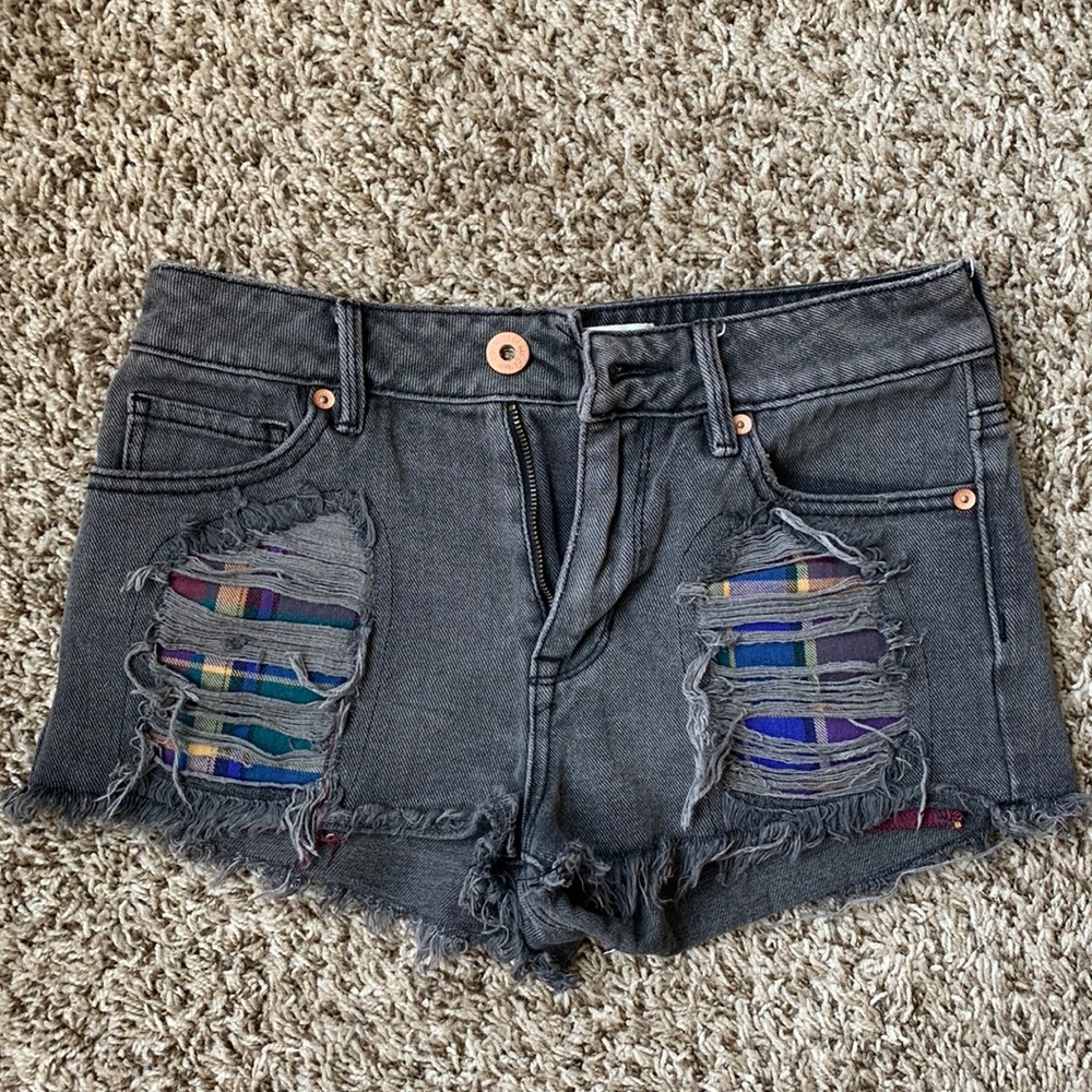 Distressed jean shorts. Gray. Size 3.